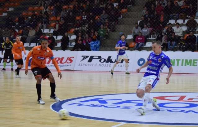 Joaçaba Futsal é superado pelo Carlos Barbosa fora de casa