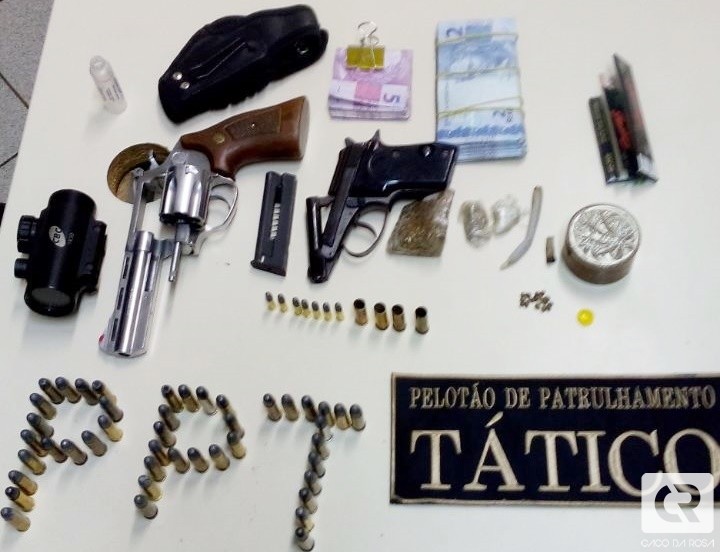 Polícia Militar apreende armas e drogas em residência de Joaçaba