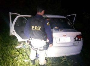 Carro furtado em Tangará é apreendido com drogas na BR-282