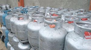 Ladrões furtam cerca de 40 botijões de gás de depósito na região 