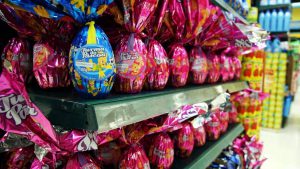 Procon divulga pesquisa sobre preços dos ovos de Páscoa em Joaçaba