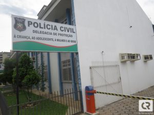 Menina de 12 anos acusa padrasto de tentativa estupro