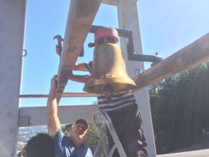 Capela do bairro São Jorge recebe torre com sino