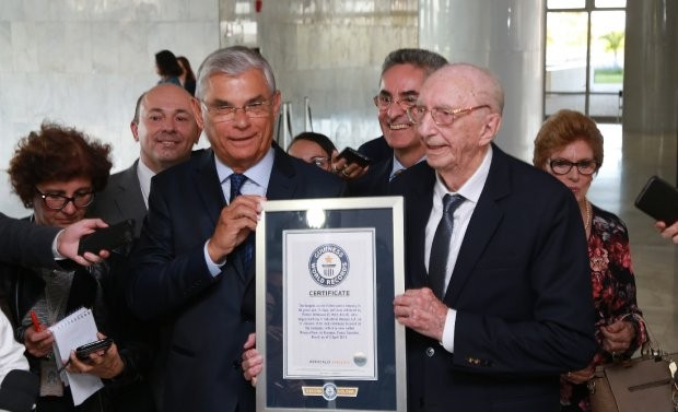 80 anos no mesmo emprego: catarinense entra para o livro dos recordes