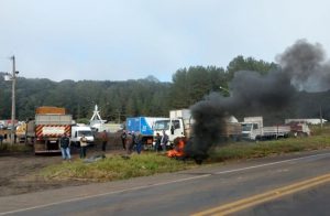 Joaçaba organiza carreata em apoio a Greve dos Caminhoneiros