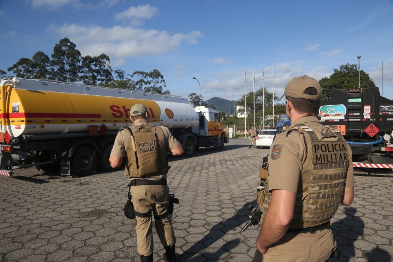 Foto:Desbloqueio à subsidiária da Petrobras em Antônio Carlos (Foto: Jeferson Baldo /SECOM)