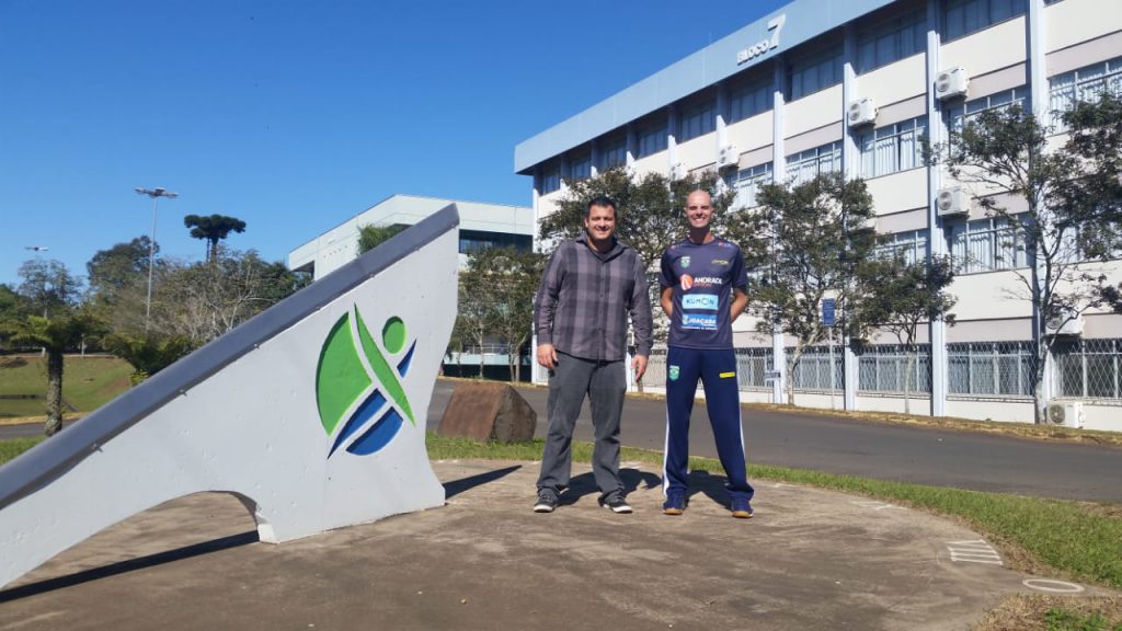 Os professores Anderson Andres e Diego de Carvalho, tiveram estudo publicado pela Federação Mundial de Badminton (BWF).