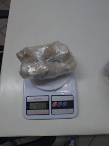 A Polícia Civil de Joaçaba prende dois homens por tráfico de drogas com aproximadamente meio quilo de crack.