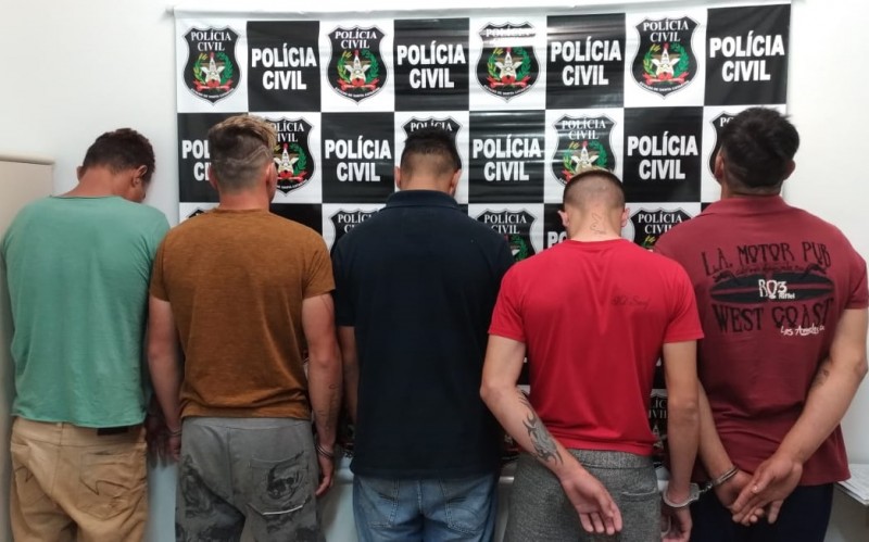 Tráfico de drogas: cinco indivíduos são presos no bairro São Jorge