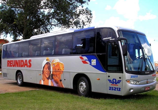 Reunidas terá que indenizar passageira por mau cheiro em ônibus