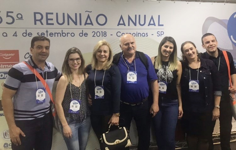 Curso de Odontologia da Unoesc apresenta pesquisas em SP