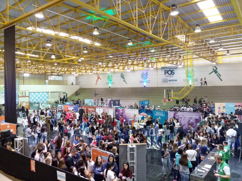 Cerca de 4 mil pessoas visitam a Feira das Profissões