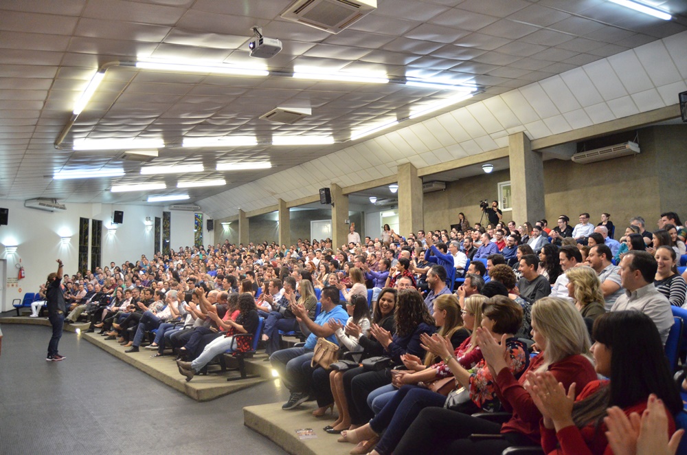 Palestra com Ciro Bottini lotou o auditório da Unoesc em Joaçaba