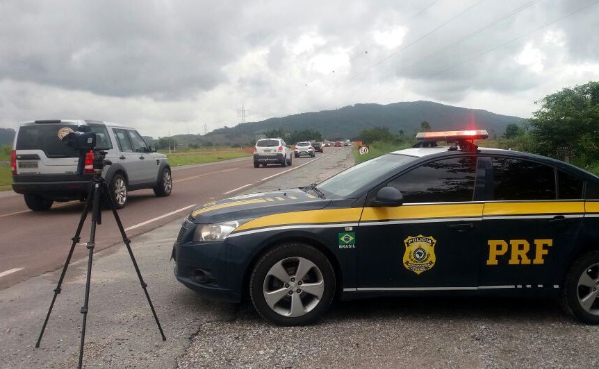 Para reforçar a fiscalização nas rodovias federais em Santa Catarina, 14 policiais rodoviários federais lotados nos estados do Pará, Tocantins, Ceará e Distrito Federal já estão em nosso estado