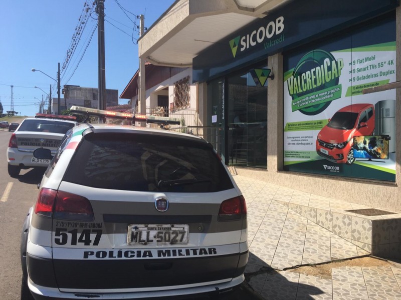 Criminosos assaltam agência do Sicoob em Catanduvas. Foto:Blog Paulo Gonçalves