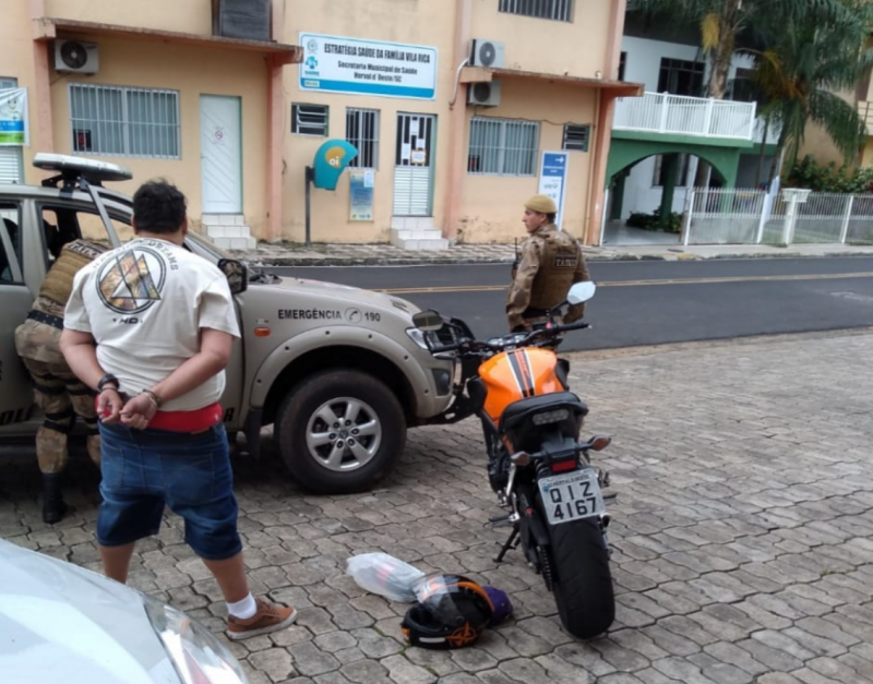 Ex-conselheiro tutelar é preso por tráfico de drogas em Herval d´Oeste