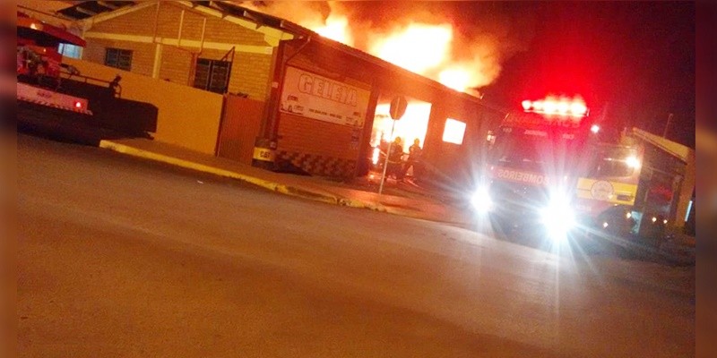 Bombeiros combatem dois incêndios em Campos Novos