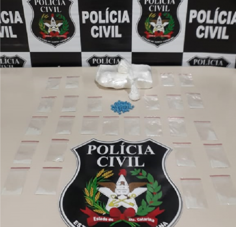 Polícia Civil prende três pessoas com grande quantidade de droga 