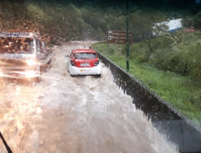 Enxurrada tomou conta da Serra do Rio do Rastro 