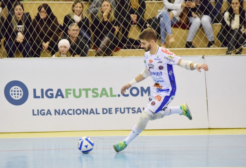 Convocado no último ano para a seleção brasileira, goleiro Léo Gugiel continua no elenco