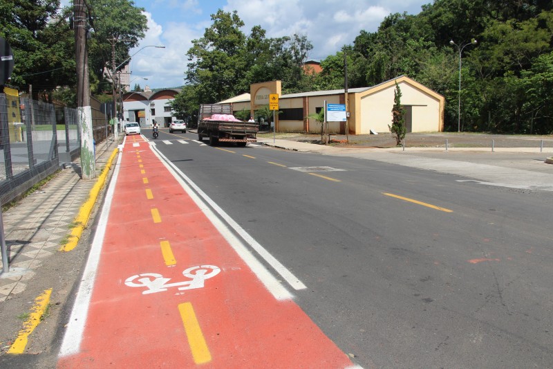 Prefeitura implanta ciclovia próximo ao Parque Central