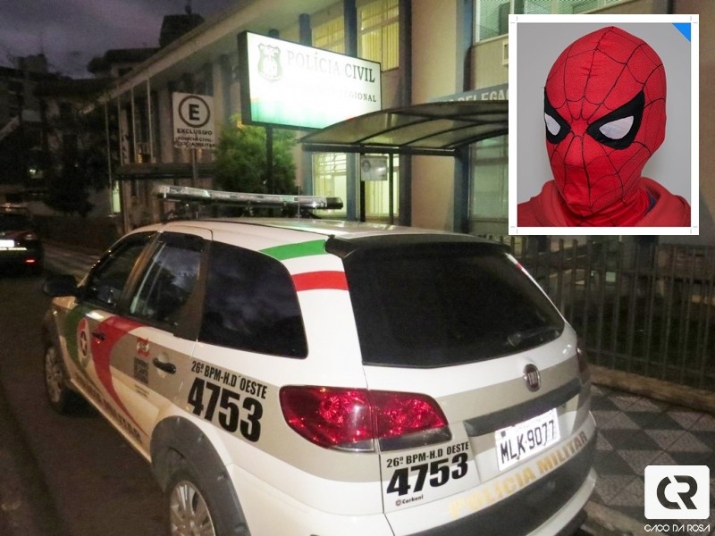 “Homem aranha” é apreendido após agredir suposto pedófilo em Joaçaba