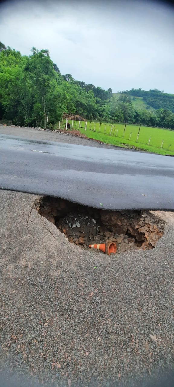 Tr Nsito Volta A Ser Interditado Na Sc Entre Conc Rdia E Jabor R Dio L Der